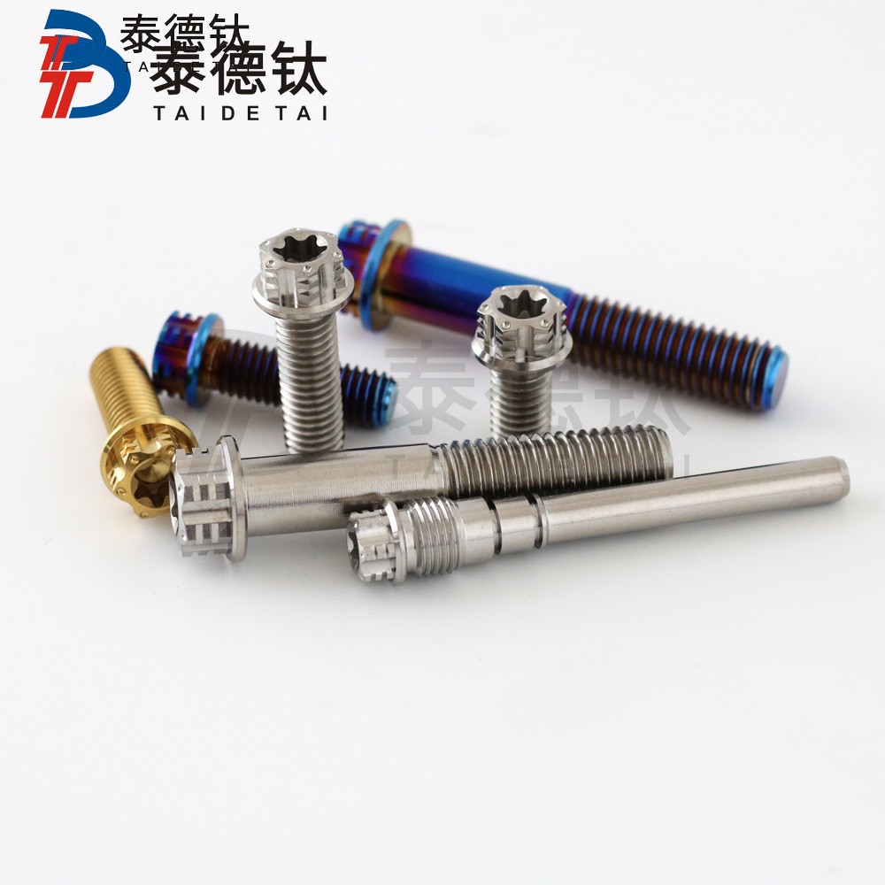 解碼船舶機械用系列緊固件的重要性！ 發布時間：2024-08-20人氣：290 次        緊固件，在船舶機械中扮演著很重要的角色。這些小小的螺絲、螺母和墊圈可能在我們眼中微不足道，但卻是船舶運行的關鍵，負責將各個部件牢固連接在一起，確保船舶在洶涌的海洋中安全航行。讓我們一起來解碼船舶機械用系列緊固件的重要性。         在船舶機械中，緊固件的作用可謂多方面。首先，它們確保了船舶的結構穩固性。能想象一下，如果沒有緊固件來固定船體各部件，船舶將是多么脆弱和危險。就像我們的身體需要骨骼支撐一樣，船舶也需要緊固件來支撐其整體結構。         其次，緊固件還承擔著分布載荷的重要作用。在海上航行中，船舶常常會受到來自海浪、風力等外部力量的影響，如果沒有合適的緊固件來均勻分布這些力量，船體各部件可能會受到不均勻的應力，從而導致損壞或失效。因此，選擇適合的緊固件對船舶的安全運行很重要。         此外，緊固件還可以減少船舶在運行過程中的振動和噪音。想象一下，如果船舶在航行中頻繁發生振動，不僅會影響船員的舒適度，還可能導致船體疲勞和損壞。通過使用合適的緊固件，可以有效減少船舶的振動和噪音，提升航行的平穩性和舒適度。         總的來說，船舶機械用系列緊固件的重要性不可小覷。它們不僅是船舶結構的支撐和保障，還能分布載荷、減少振動和噪音，確保船舶安全、穩定地航行在廣闊的海洋中。